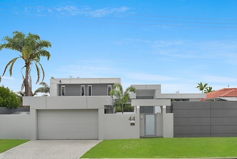 4 bedrooms House in 44 Rudd Street BROADBEACH WATERS QLD, 4218