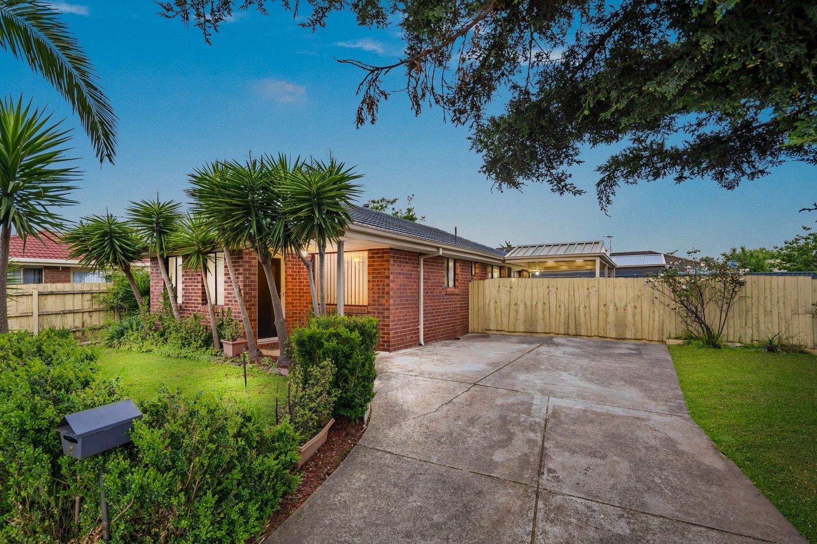 3 bedrooms House in 2 Cantal Court HOPPERS CROSSING VIC, 3029