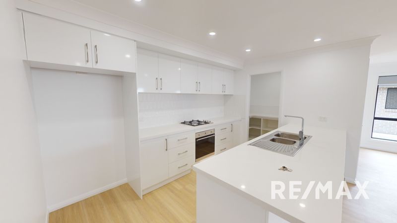 3 bedrooms New Apartments / Off the Plan in 2/84 John Potts Drive JUNEE NSW, 2663