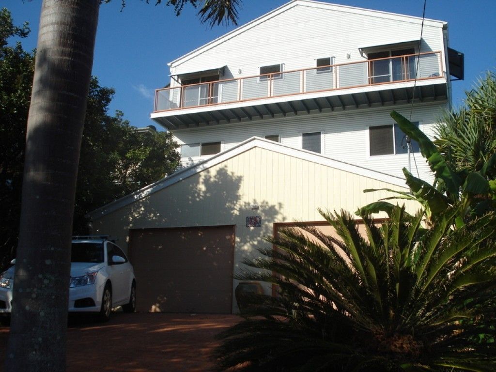 5 bedrooms House in 17 Yerranya Row YAROOMBA QLD, 4573