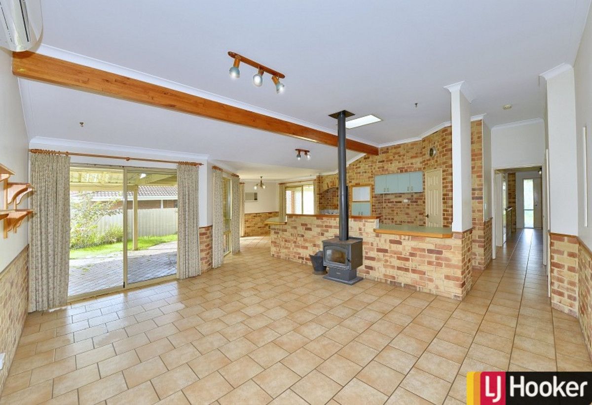 5 bedrooms House in 12 Jannali Way SAN REMO WA, 6210