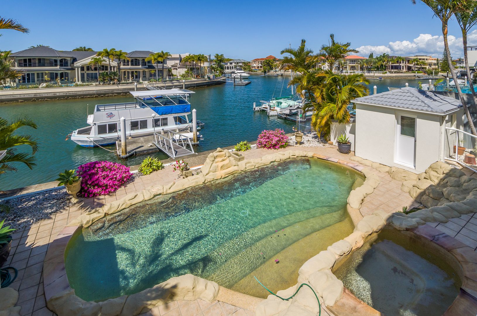 9 The Sovereign Mile, Sovereign Islands QLD 4216 Domain