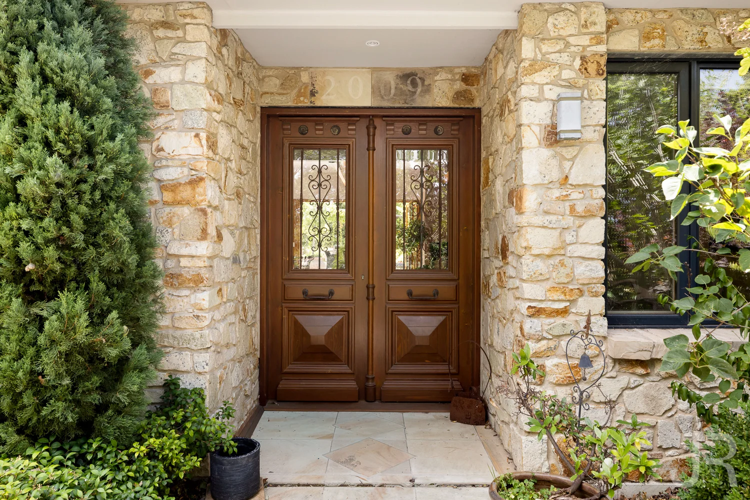 52 Harkaway Rd, Berwick VIC 3806