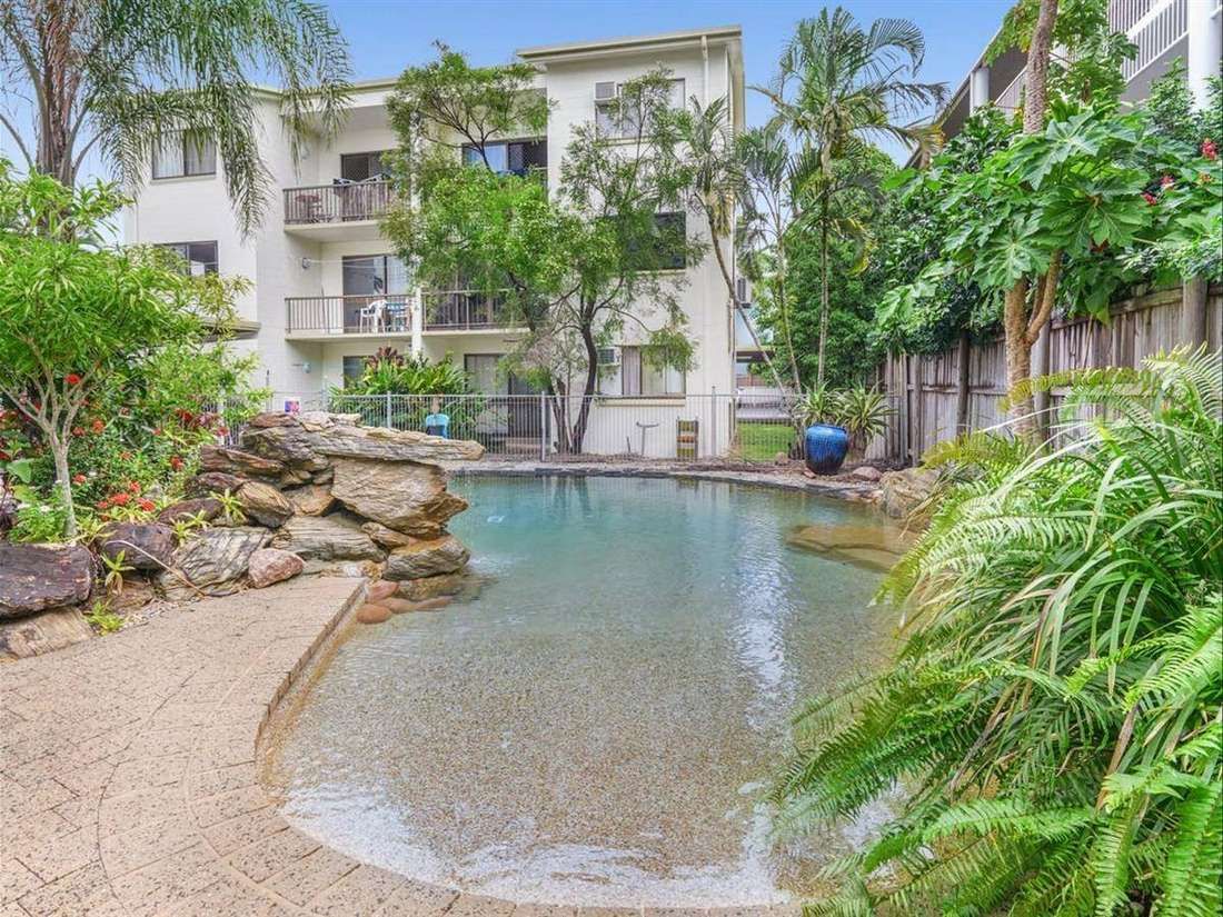 2 bedrooms Apartment / Unit / Flat in 2/215 McLeod Street CAIRNS NORTH QLD, 4870