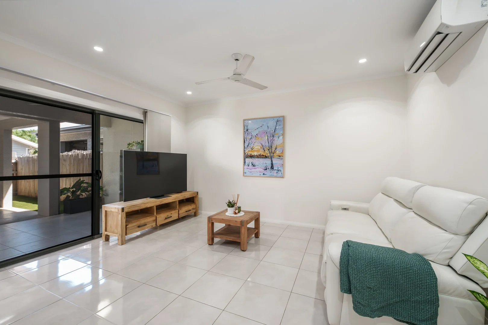 Primary image of 33 Holyoak Avenue, Oonoonba QLD 4811