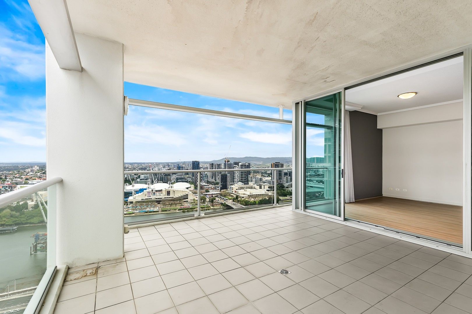 2 bedrooms Apartment / Unit / Flat in 3303/151 GEORGE STREET BRISBANE CITY QLD, 4000