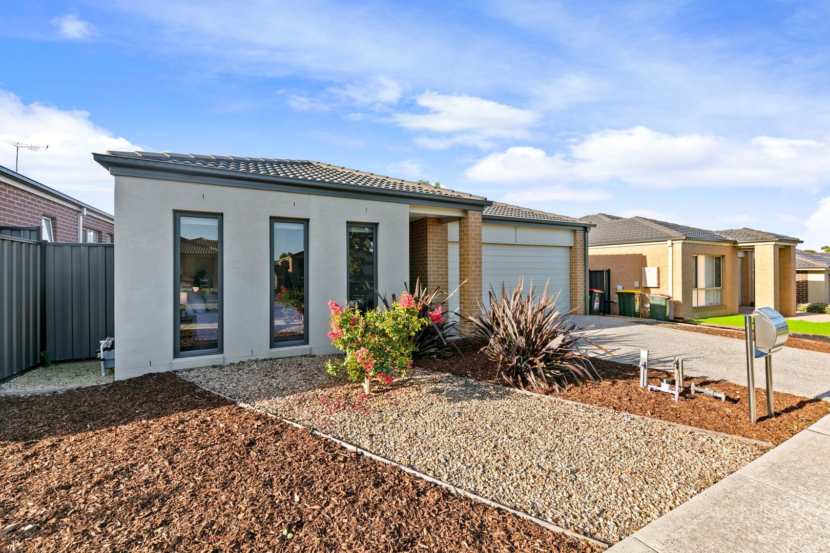 4 bedrooms House in 12 Viewmont Avenue CRAIGIEBURN VIC, 3064