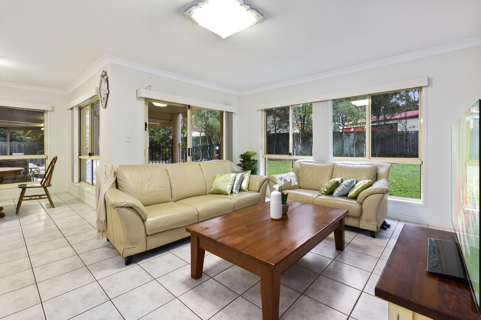 32 Poinciana Cre, Stretton QLD 4116, Image 2