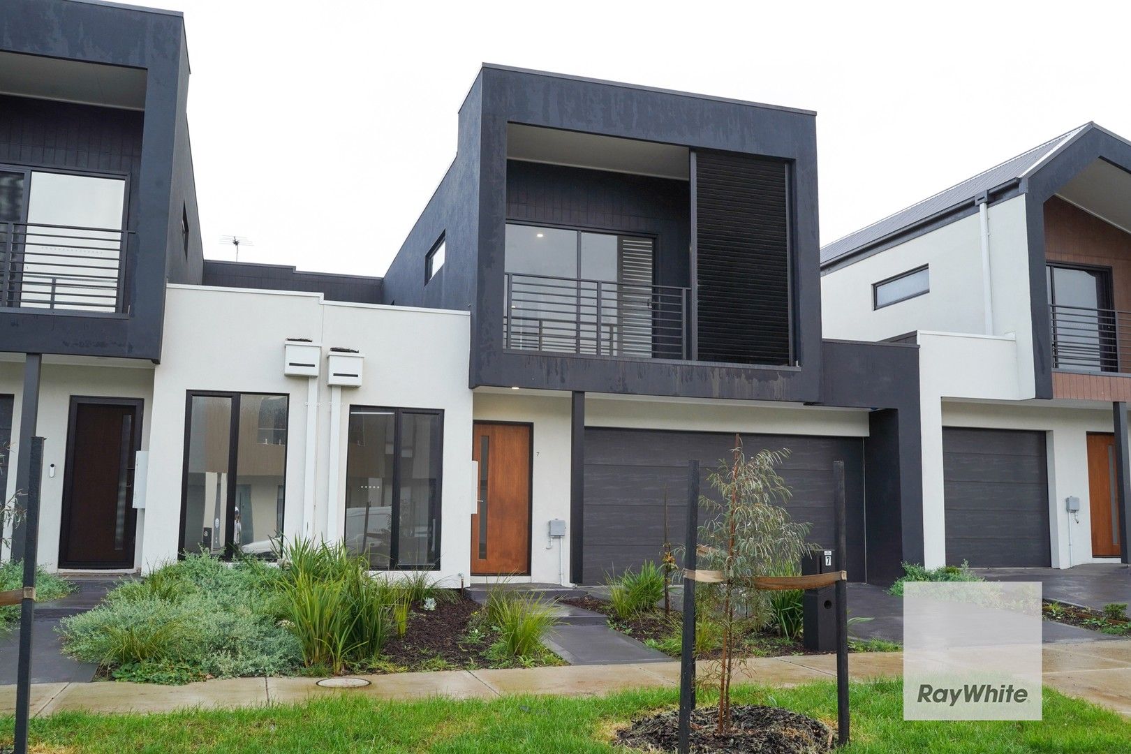3 bedrooms House in 7 Cetona Street FRASER RISE VIC, 3336