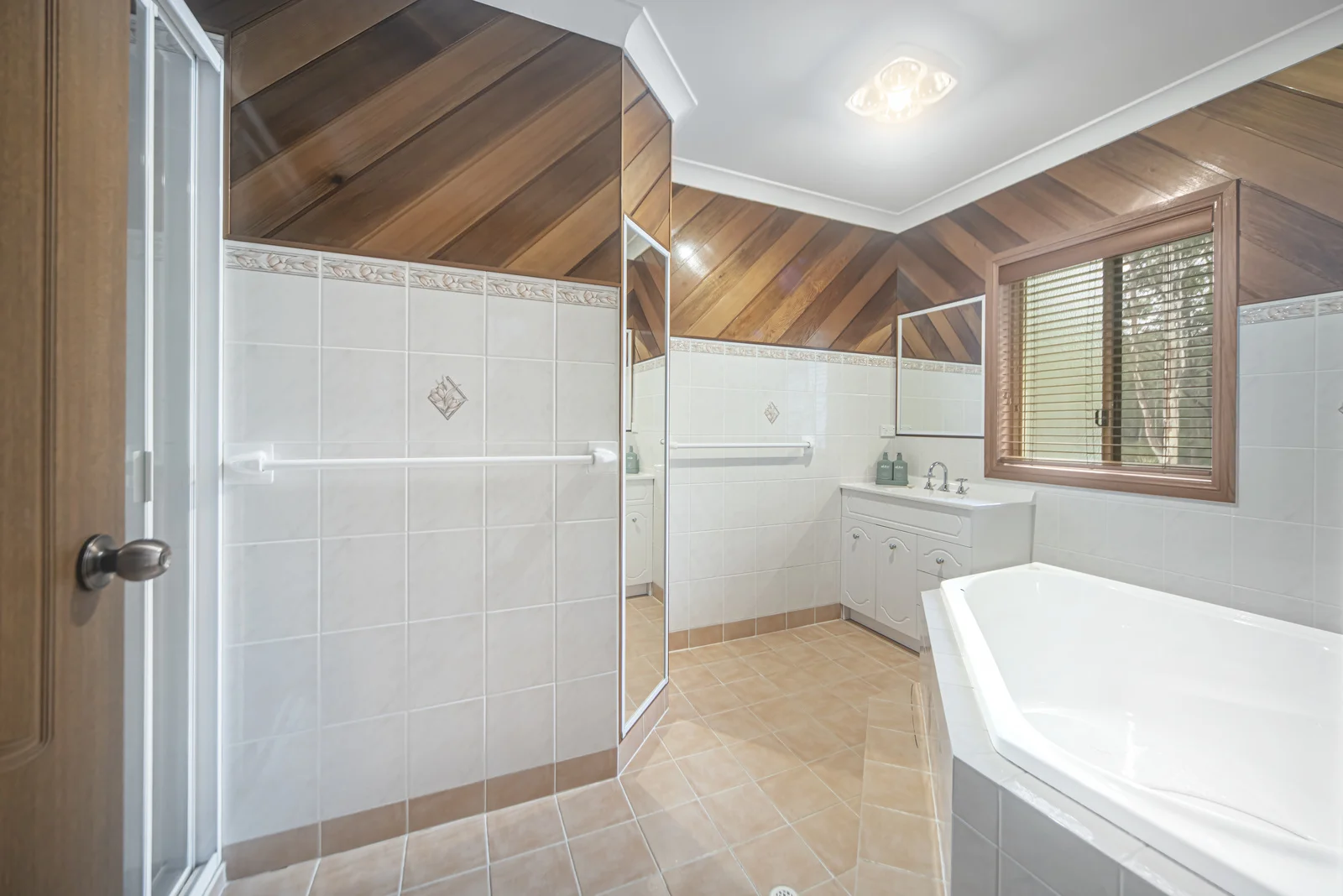 Additional image 8 of 7 Wyanga Crescent, Worrigee NSW 2540