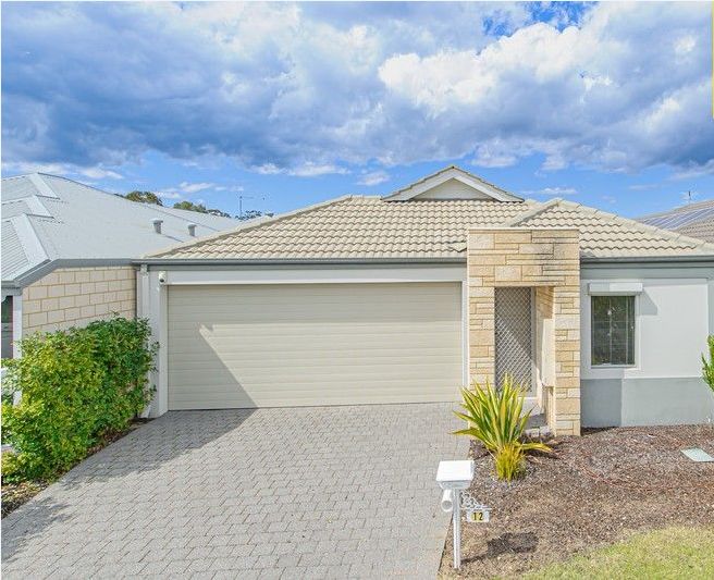 4 bedrooms House in 12 Gloss Street DAYTON WA, 6055