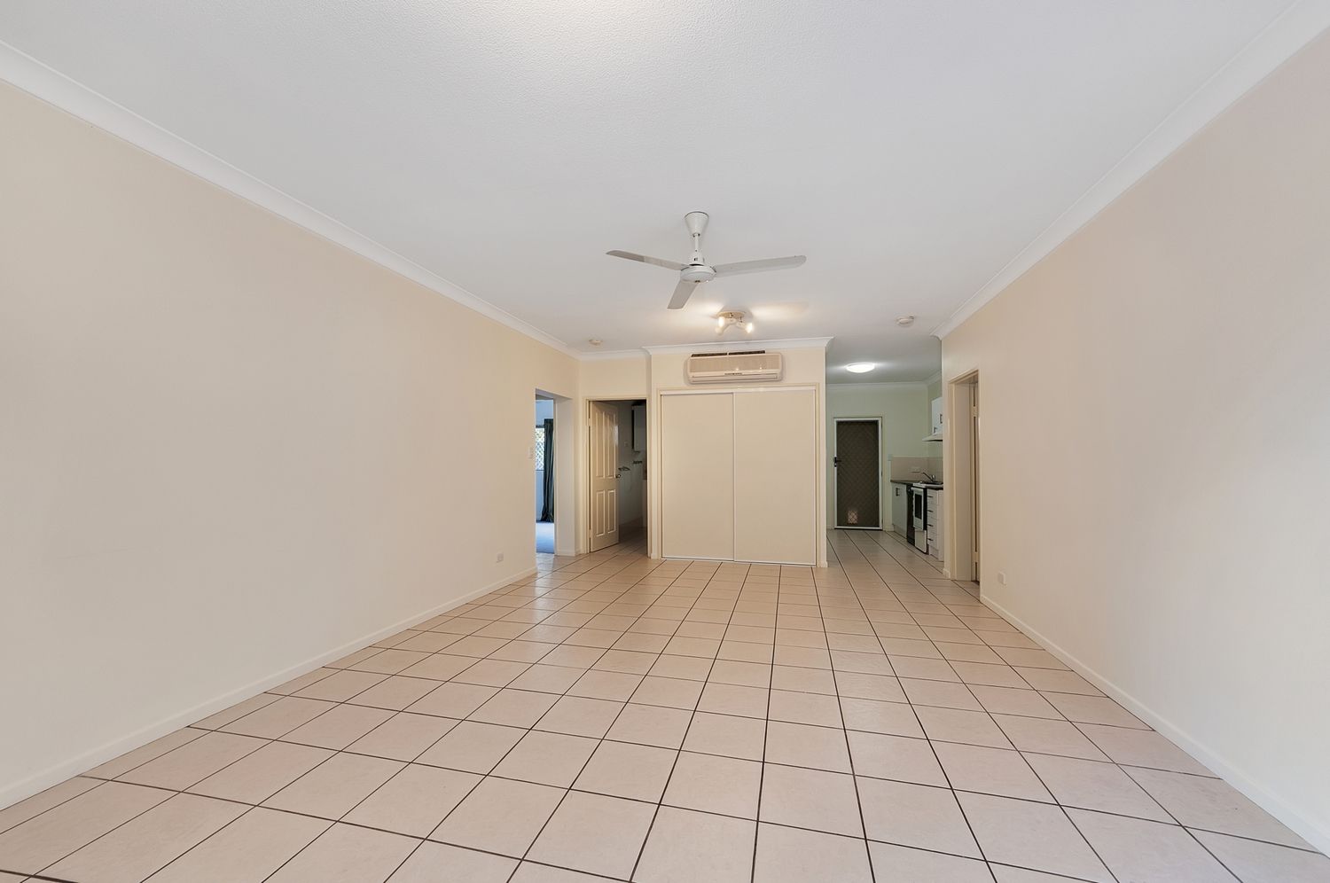 21/3 Stratford Parade, Stratford QLD 4870, Image 2