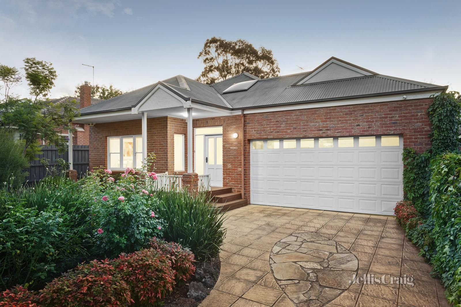 11 Namur Street, Kew East VIC 3102, Image 2