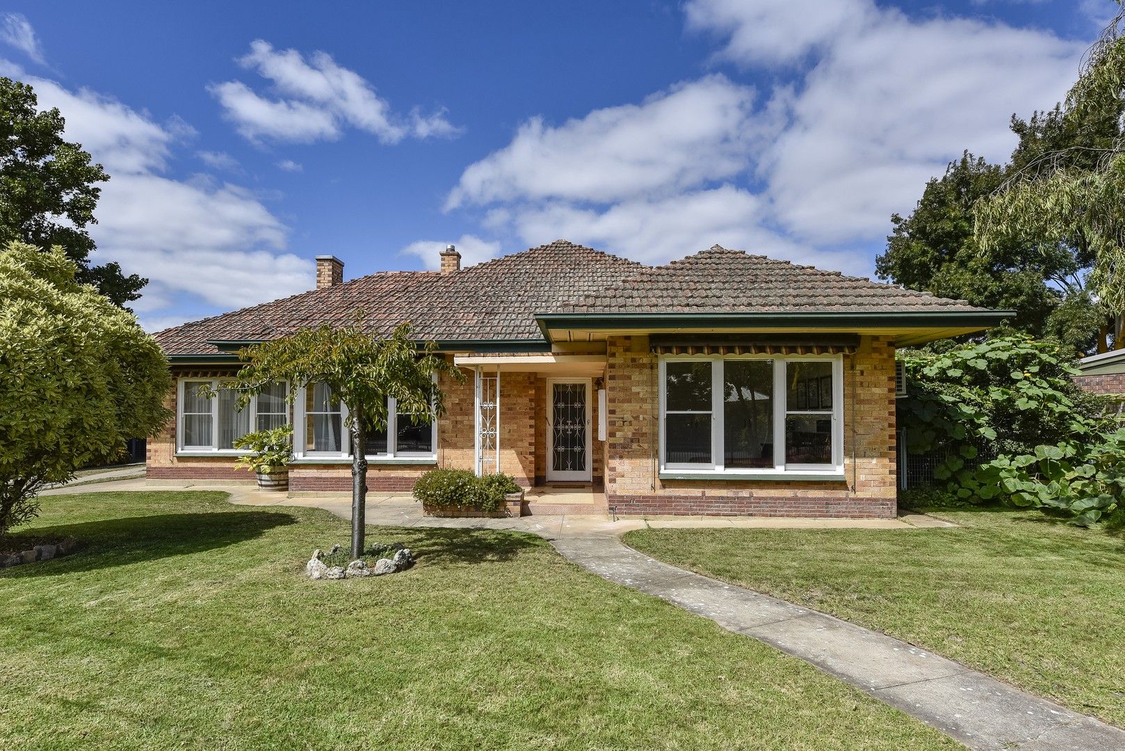 28 Cameron St, Penola SA 5277, Image 0