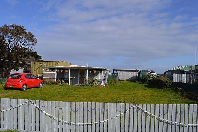 Picture of 15 Mcloughlins Road, MCLOUGHLINS BEACH VIC 3874