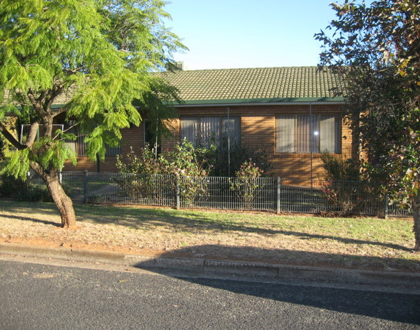 26 Russell Street, Parkes NSW 2870