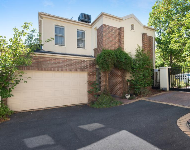 1/8 Hamel Street, Box Hill South VIC 3128