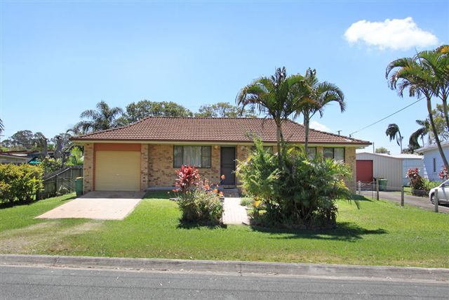 17 Third Av, Toorbul QLD 4510, Image 0