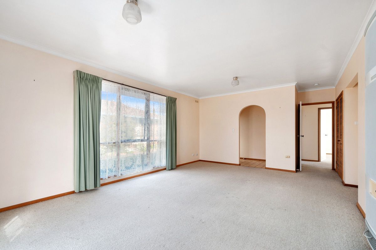 2/10 Ross Street, Sale VIC 3850, Image 2