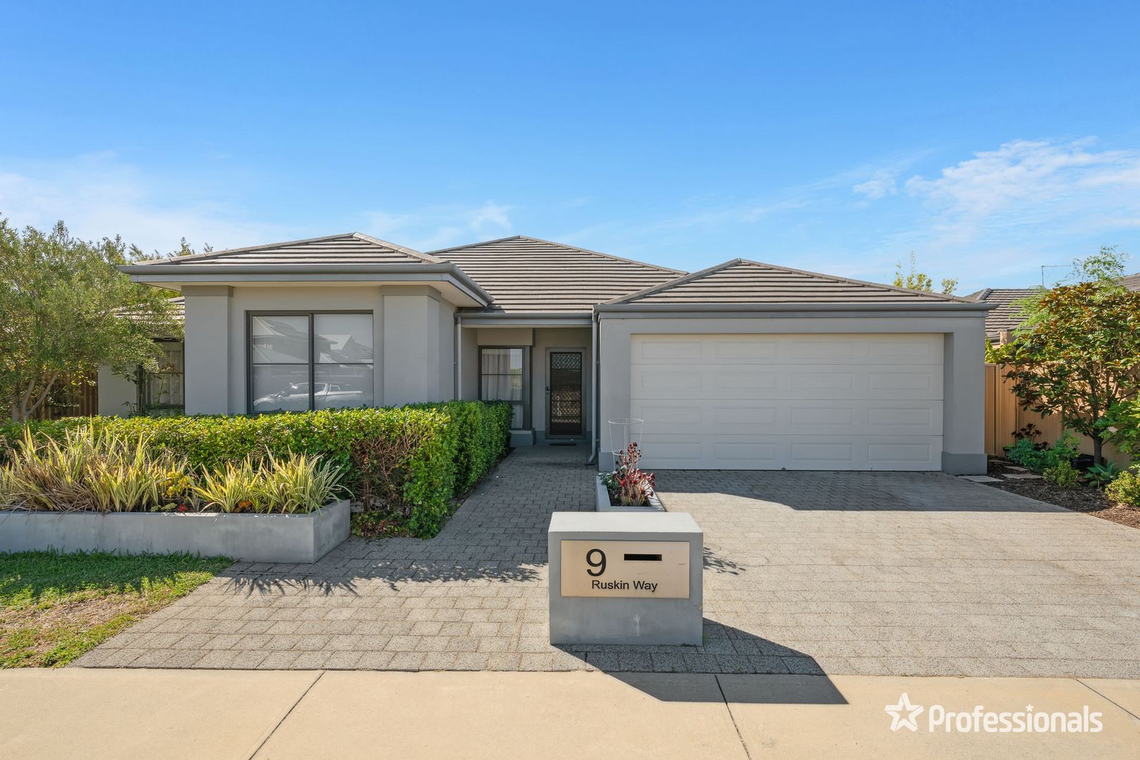 9 Ruskin Way, Southern River WA 6110, Image 1