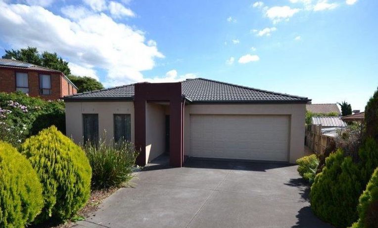 4 bedrooms House in 6 Malvern Place NARRE WARREN VIC, 3805