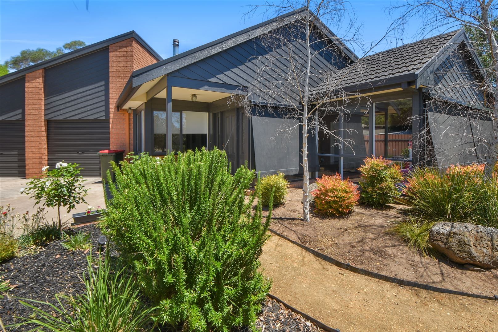 5 bedrooms House in 1 Hayes Drive HORSHAM VIC, 3400
