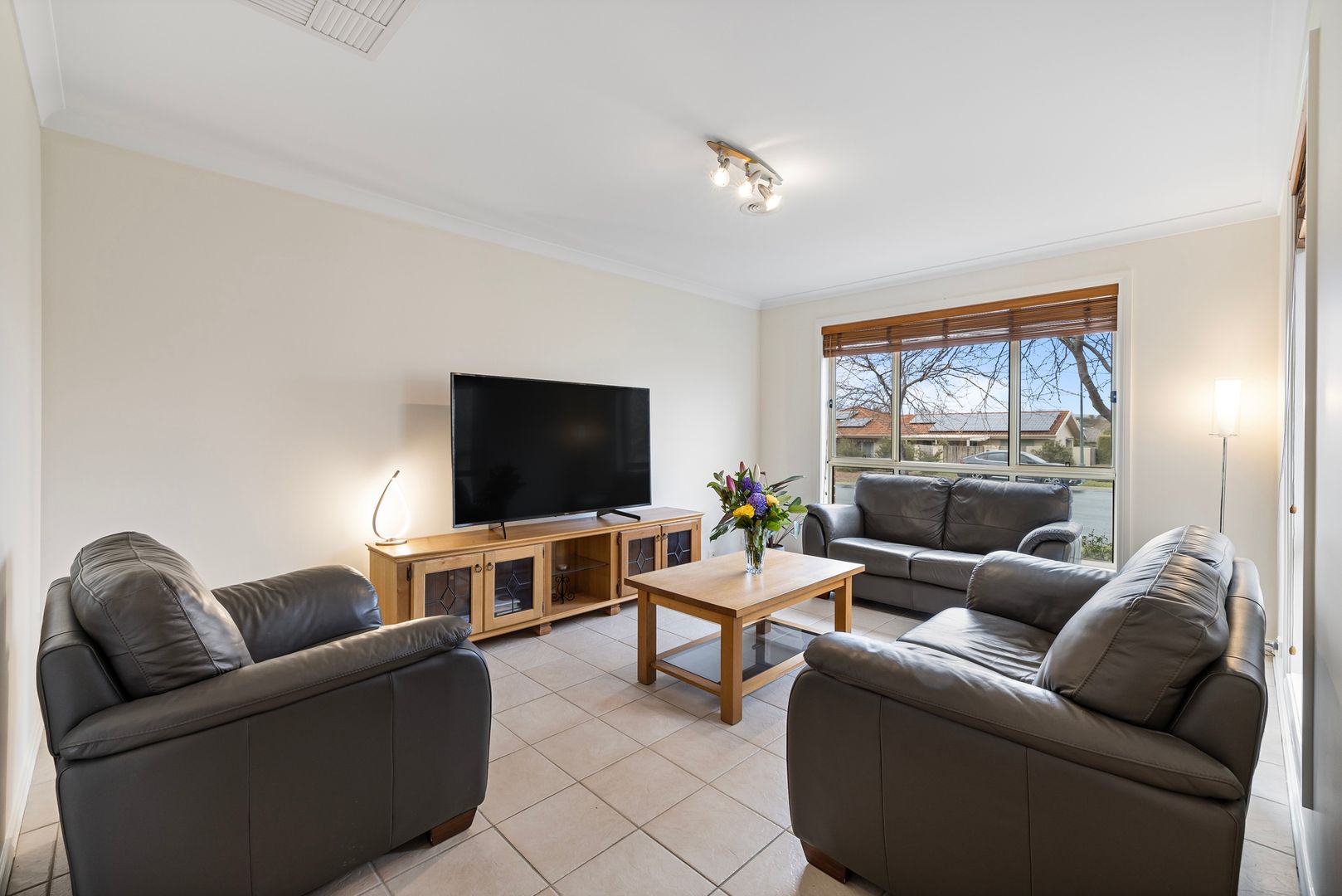 1/6 Edith Place, Amaroo ACT 2914, Image 1