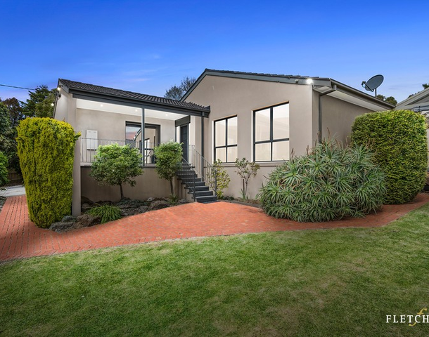 33 St Andrews Drive, Chirnside Park VIC 3116