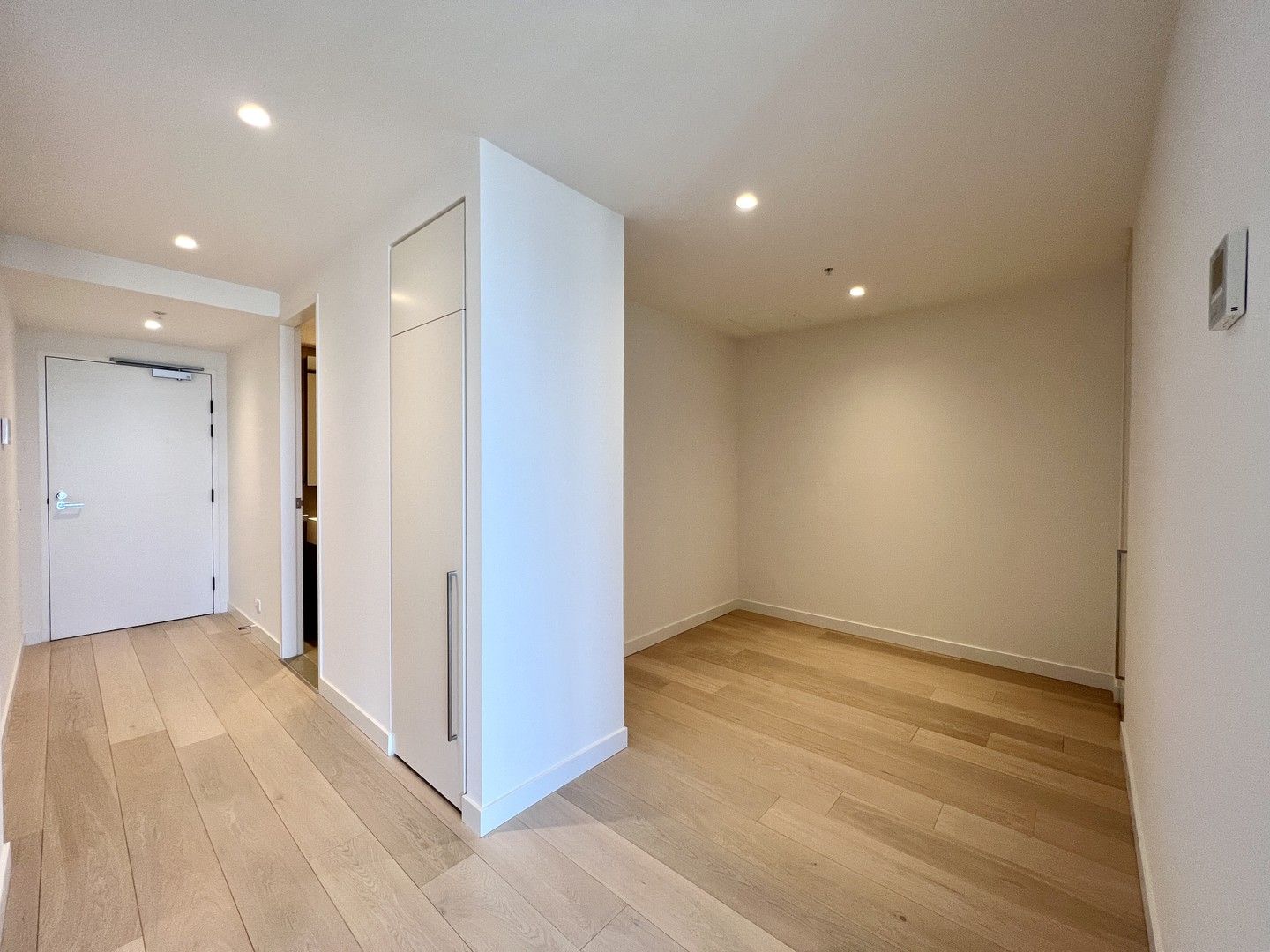 1 bedrooms Apartment / Unit / Flat in 5007/370 Queen Street MELBOURNE VIC, 3000
