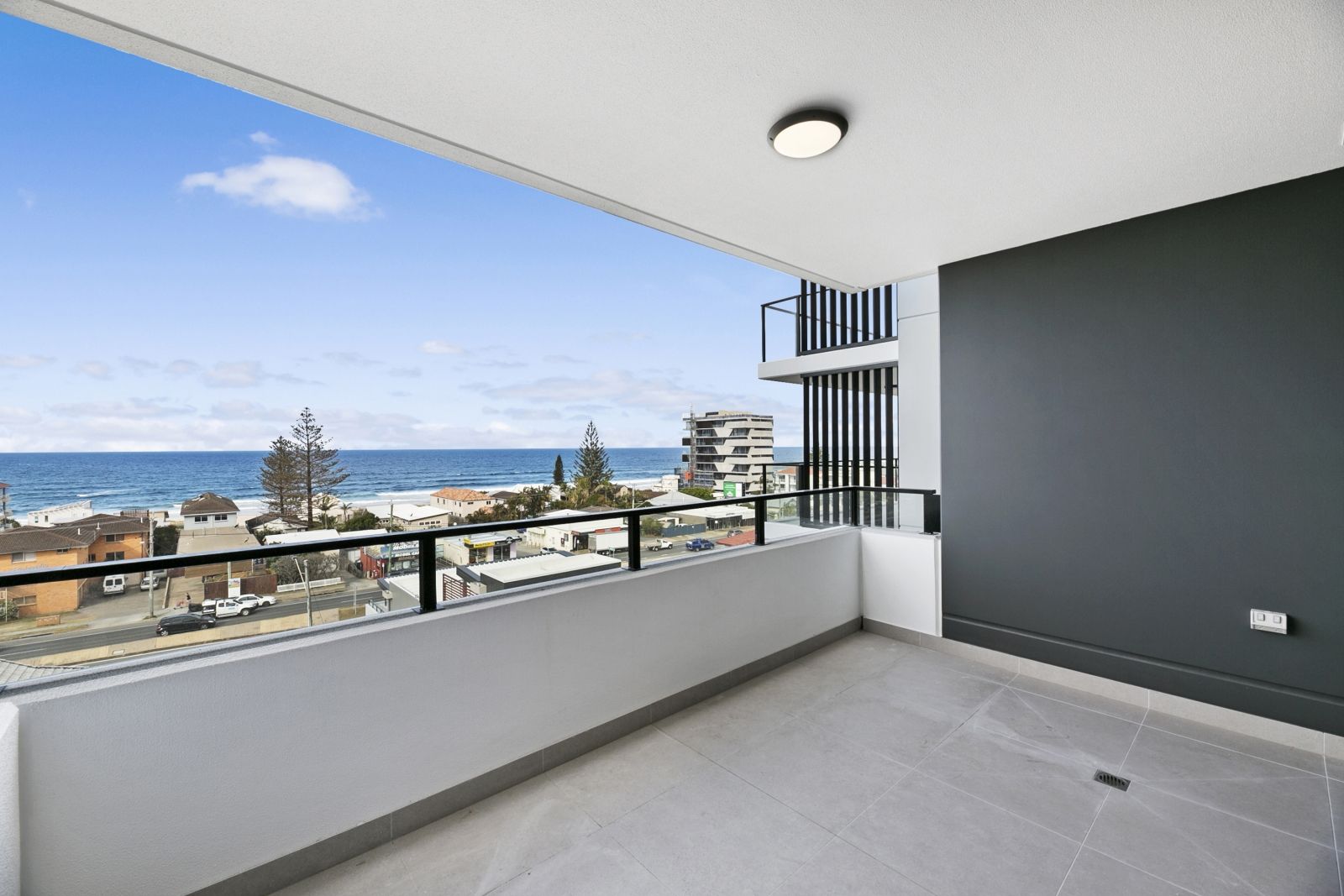 2 bedrooms Apartment / Unit / Flat in 604/3-7 Twenty-Fourth Avenue PALM BEACH QLD, 4221
