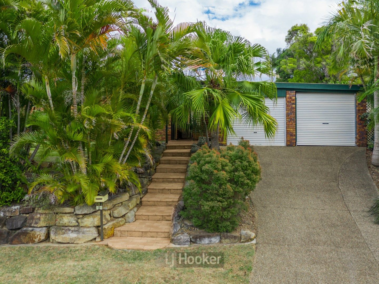 2 Bonhill Court, Hillcrest QLD 4118, Image 2