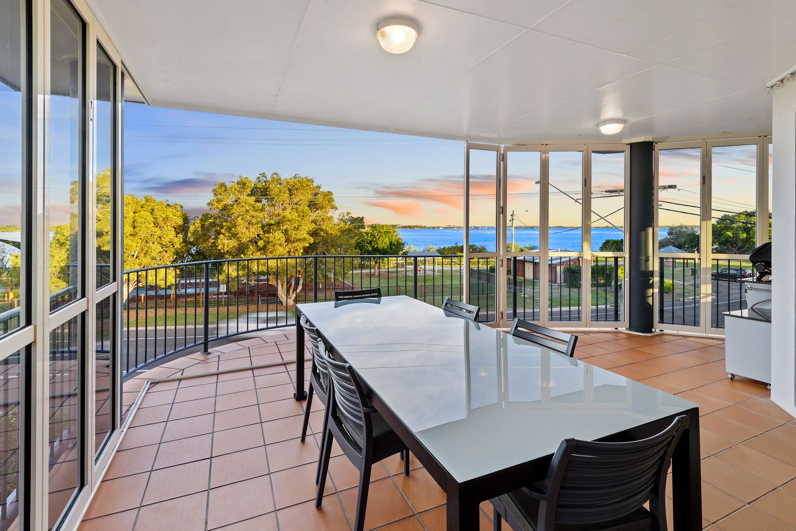 2/39 Esplanade, Golden Beach QLD 4551, Image 1