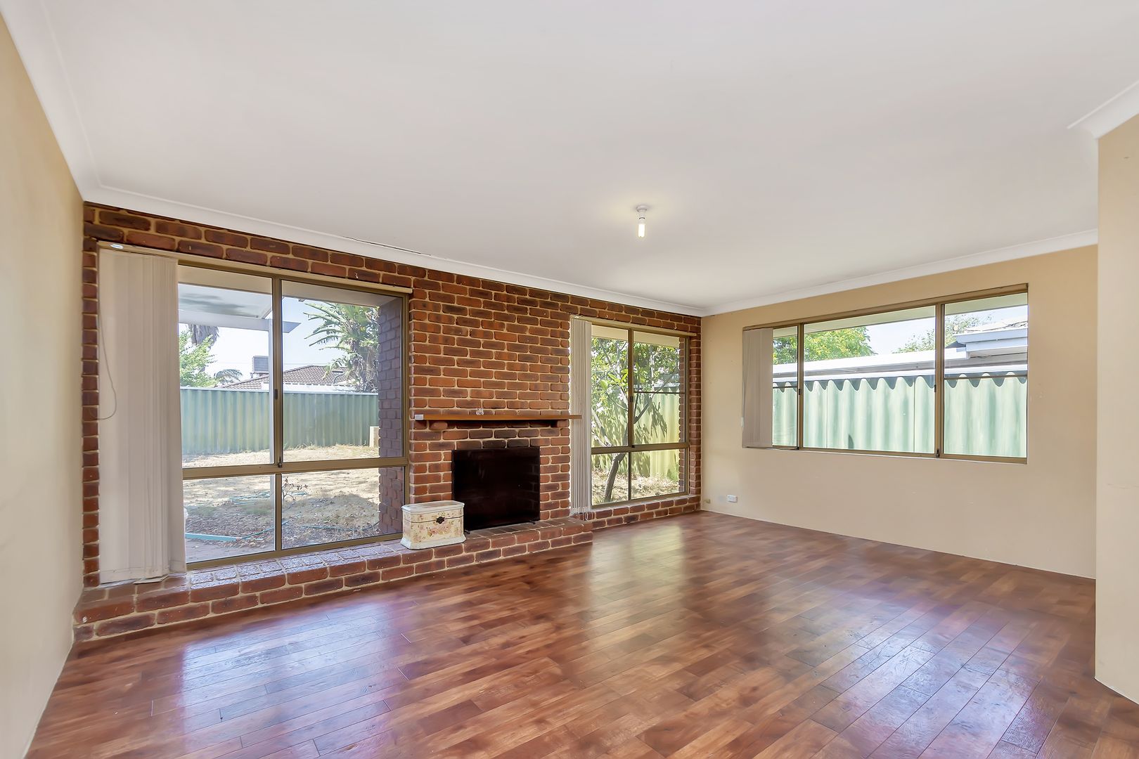 27 Maranon Crescent, Beechboro WA 6063, Image 2