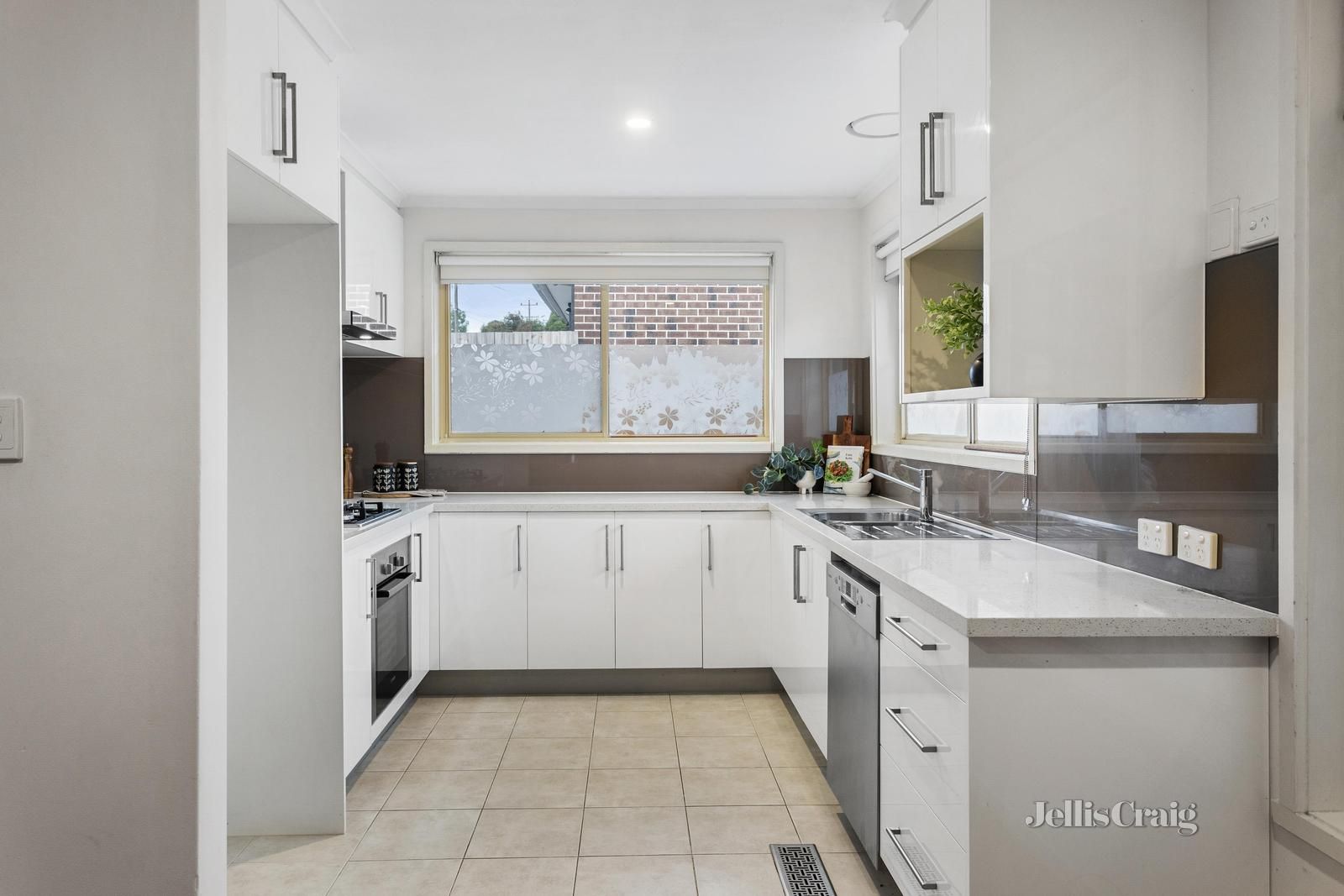 1/10 Fromhold Drive, Doncaster VIC 3108, Image 2
