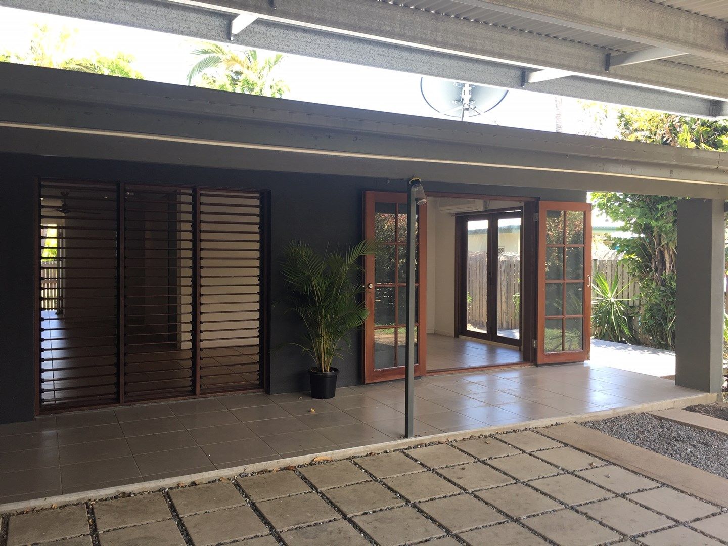 2 bedrooms Apartment / Unit / Flat in 2/8 Gerard Street CURRAJONG QLD, 4812