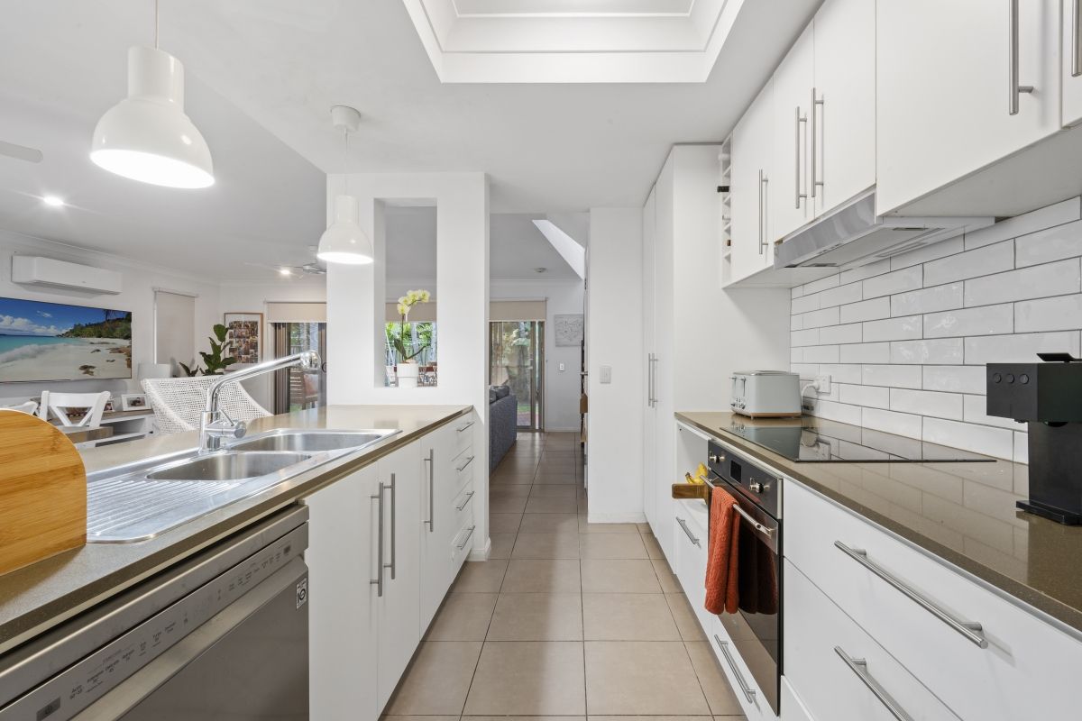 6 Santa Maria Court Burleigh Waters QLD 4220 House For Rent $1 450