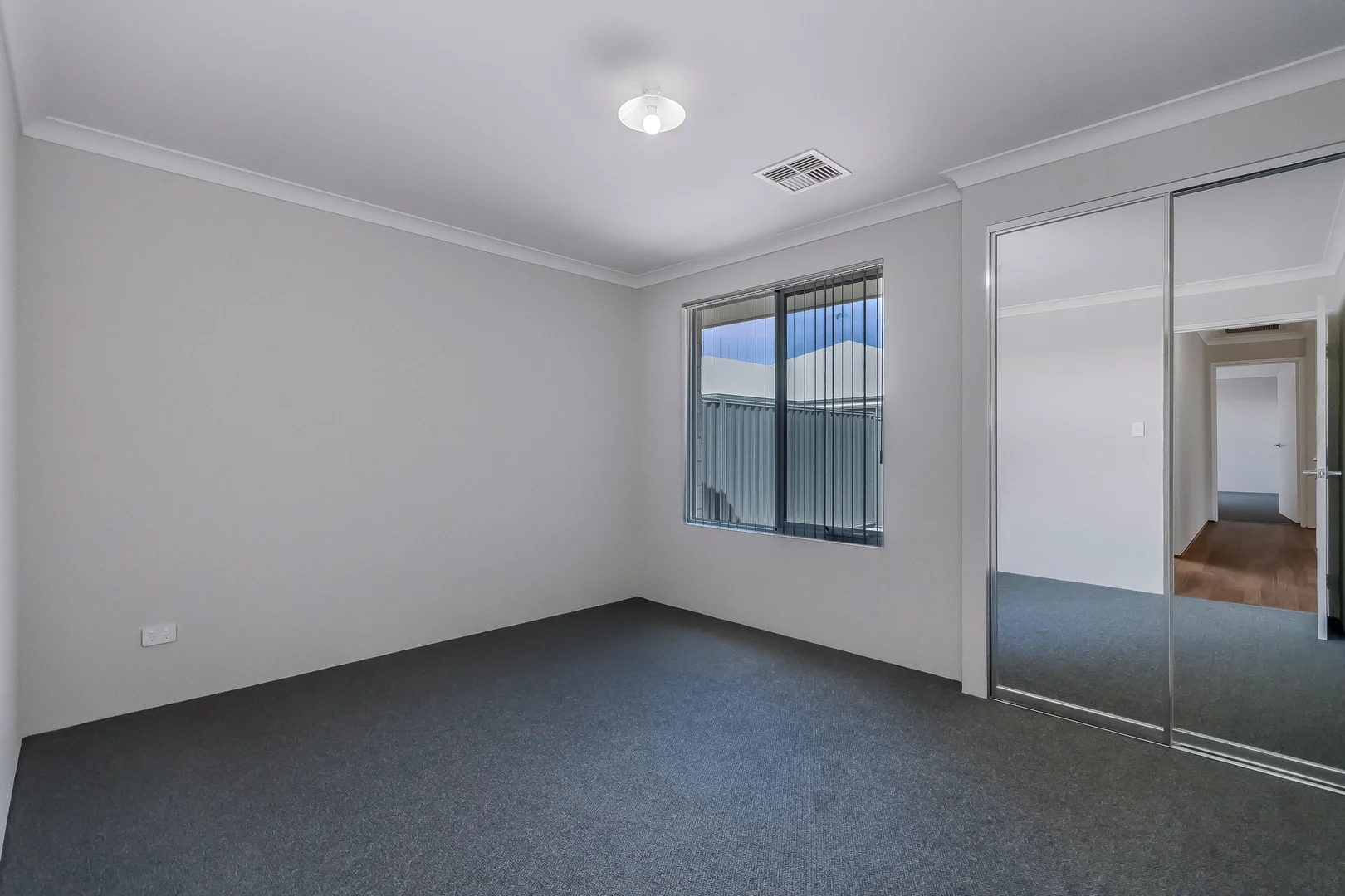 Additional image 11 of 404 Torwood Avenue, Treeby WA 6164