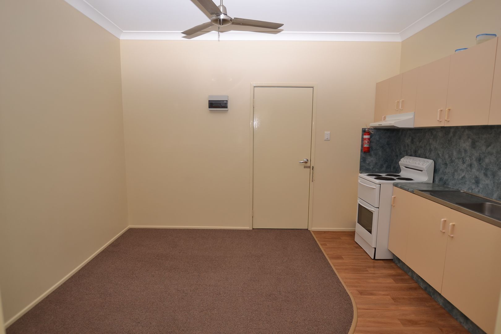 Unit 5/10 James Street TENANT APPROVED, Yeppoon QLD 4703, Image 2