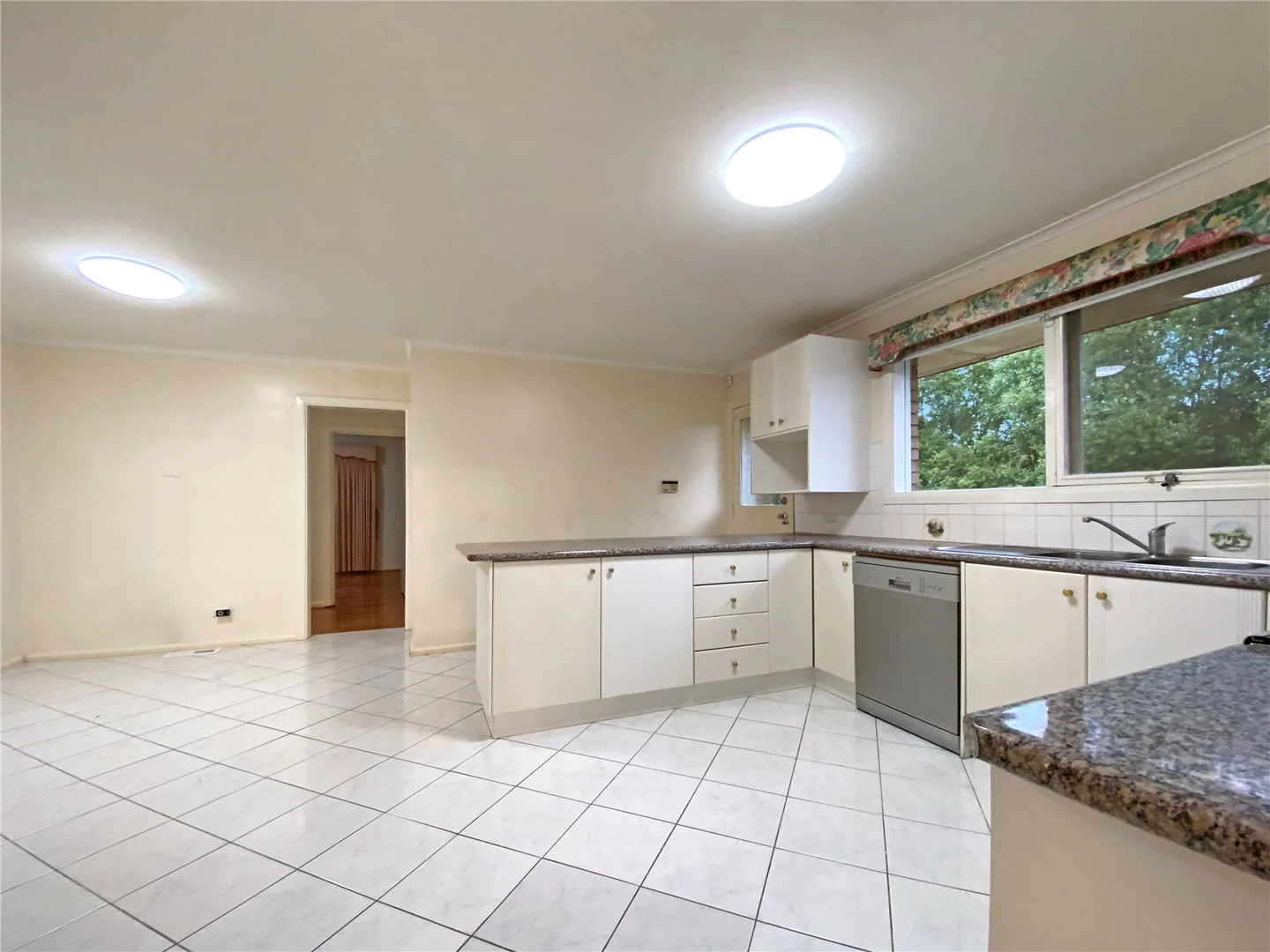 Additional image 4 of 7 Randall Ct, Mount Waverley VIC 3149