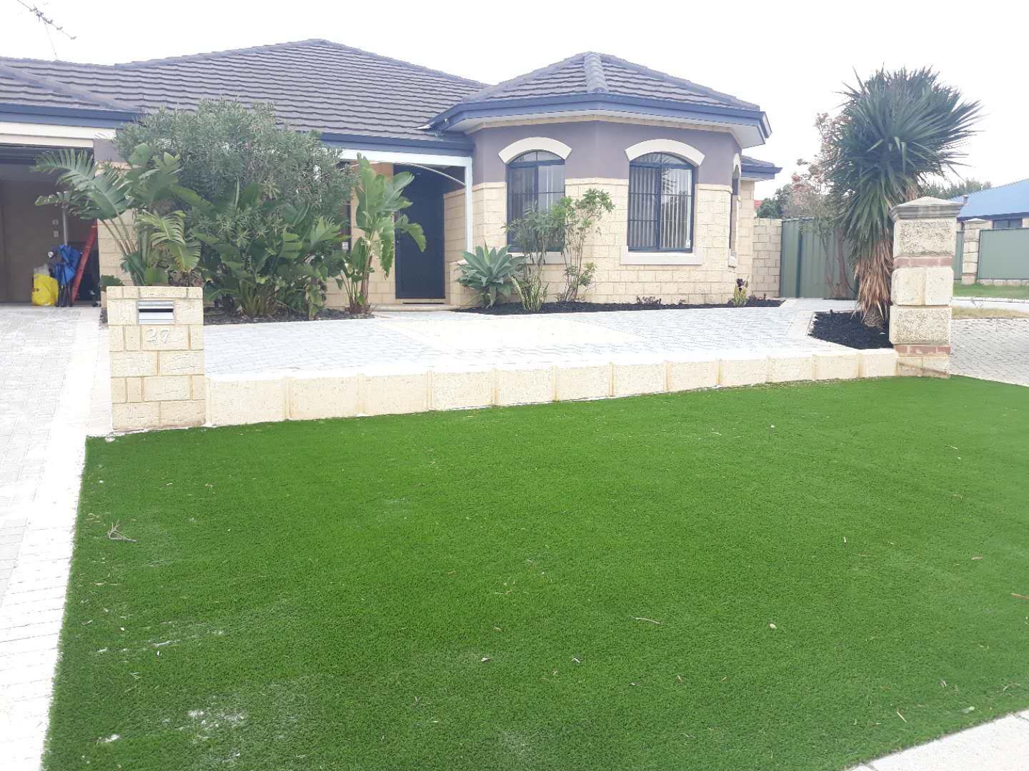 4 bedrooms House in 27 Palm Corner QUINNS ROCKS WA, 6030