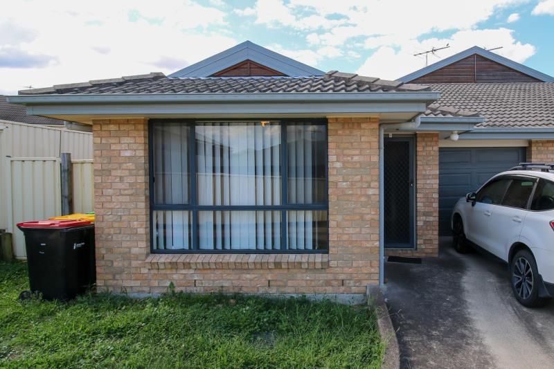 3 bedrooms Apartment / Unit / Flat in 1/144a Casey Dr, Hunterview HUNTERVIEW NSW, 2330