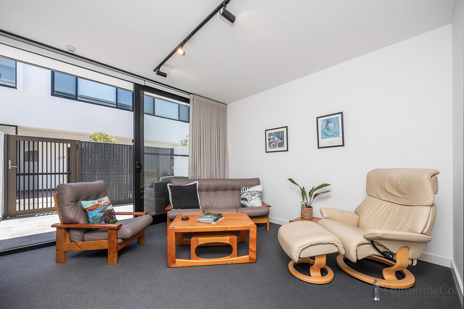 12/1A Charles Street, South Fremantle WA 6162, Image 2