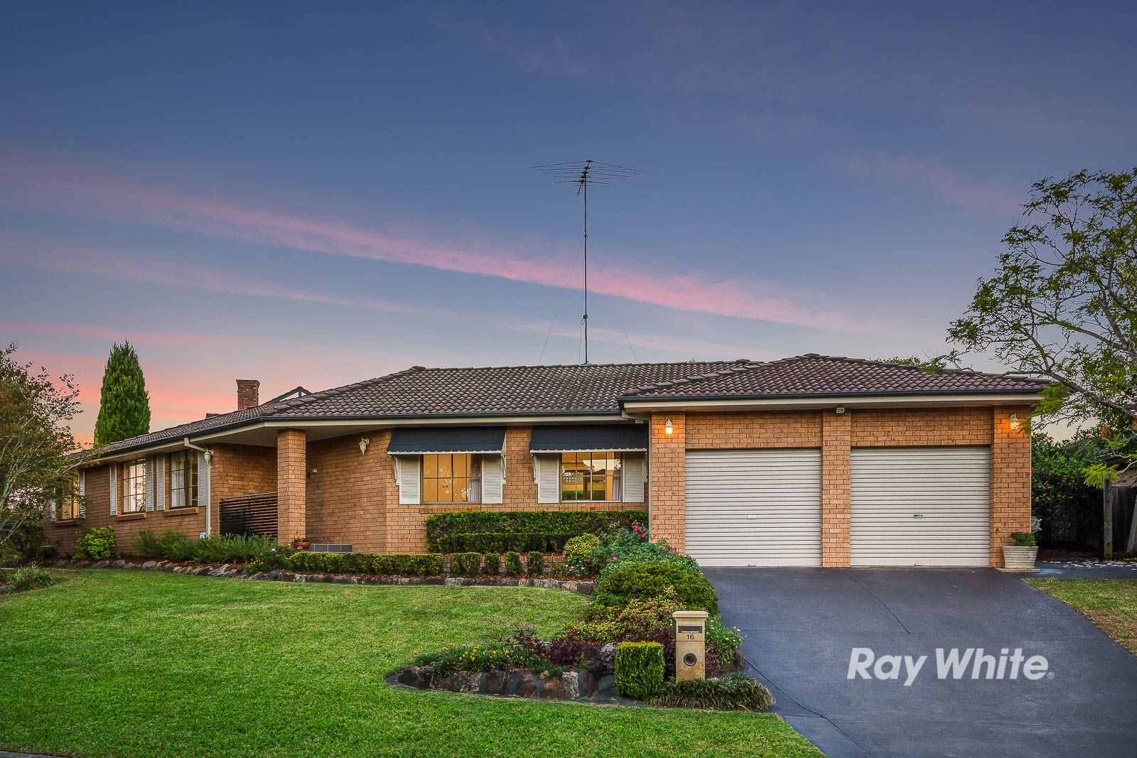 16 Chiltern Crescent, Castle Hill NSW 2154, Image 0