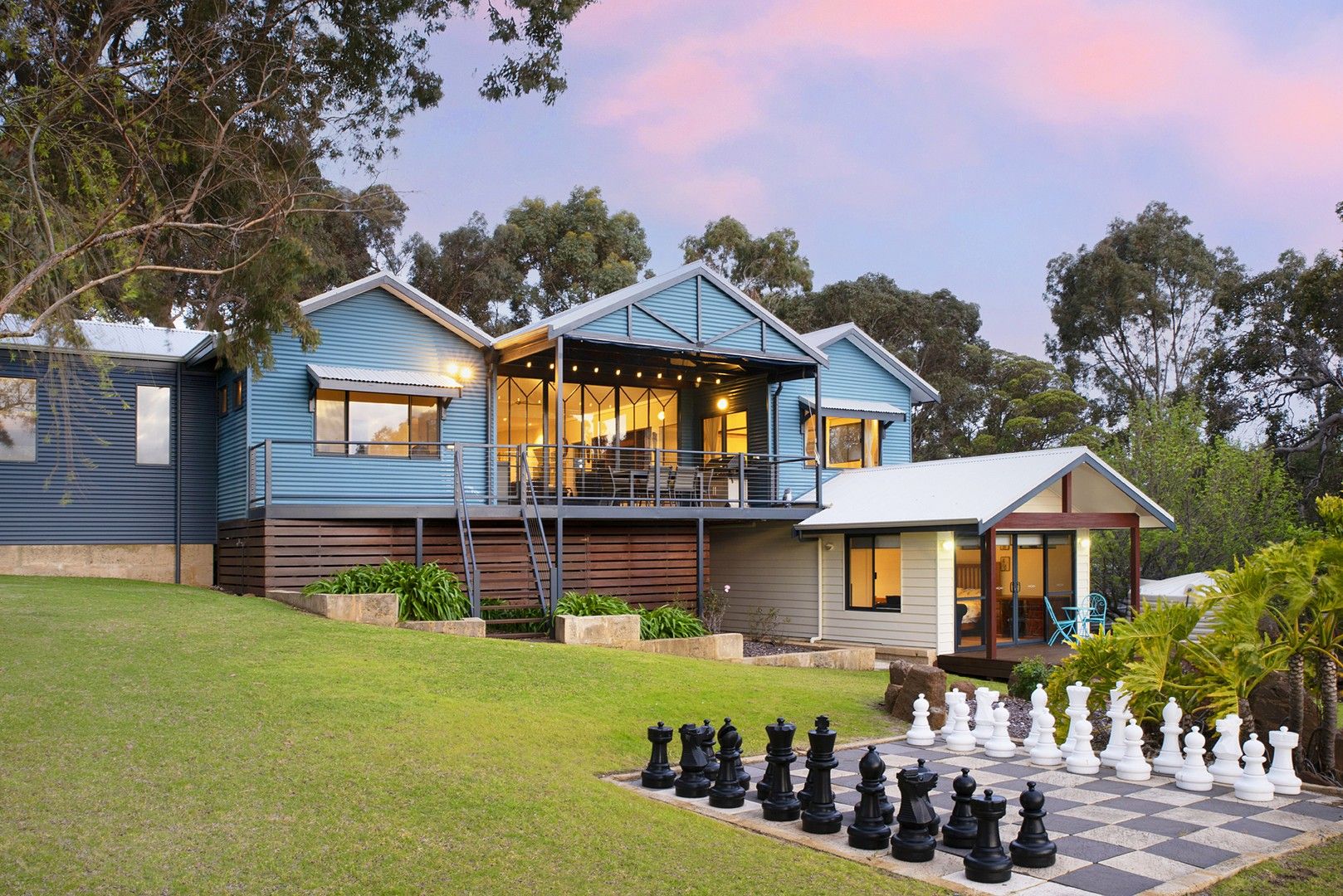 5 bedrooms House in 234 Lagoon Drive YALLINGUP WA, 6282