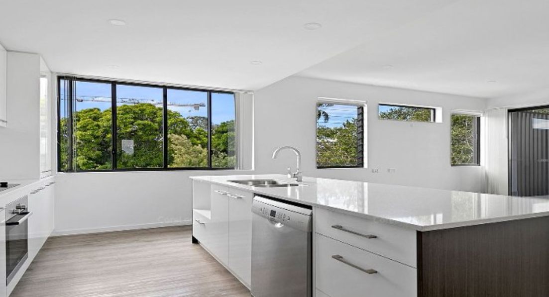 3 bedrooms Apartment / Unit / Flat in 6/120 Berrima Street WYNNUM QLD, 4178