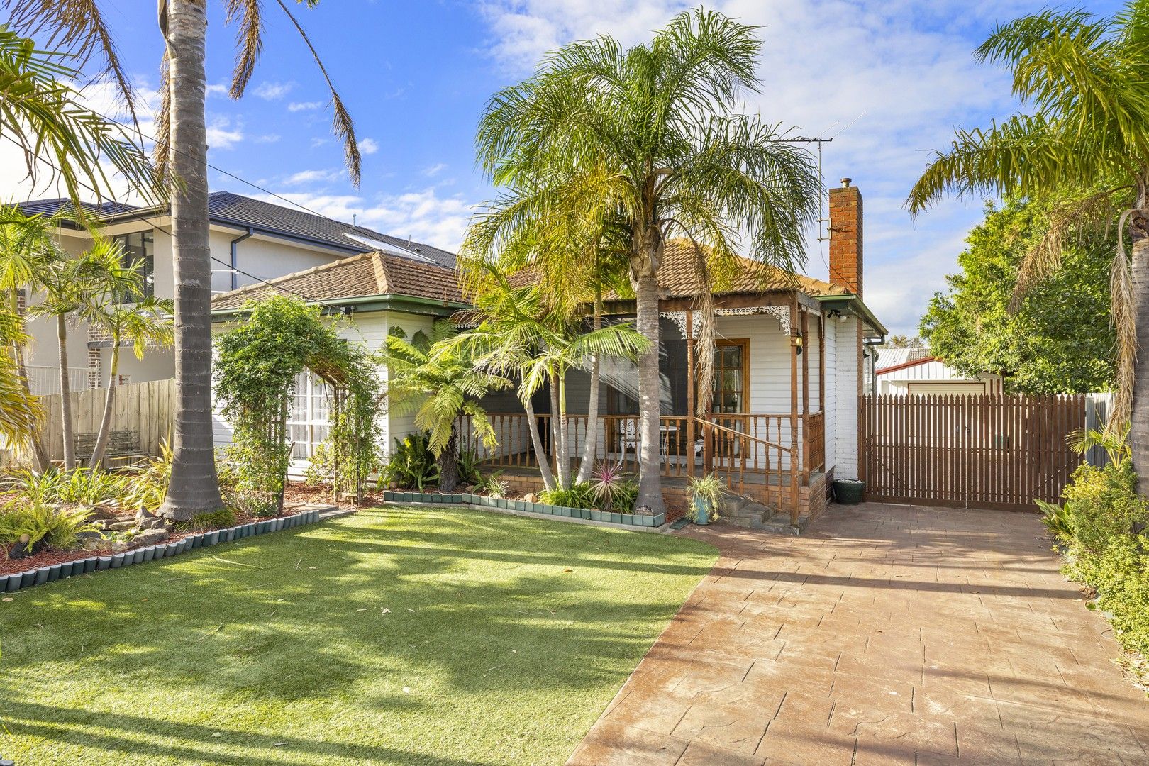 18 Bellevue Road, Bentleigh East VIC 3165, Image 0