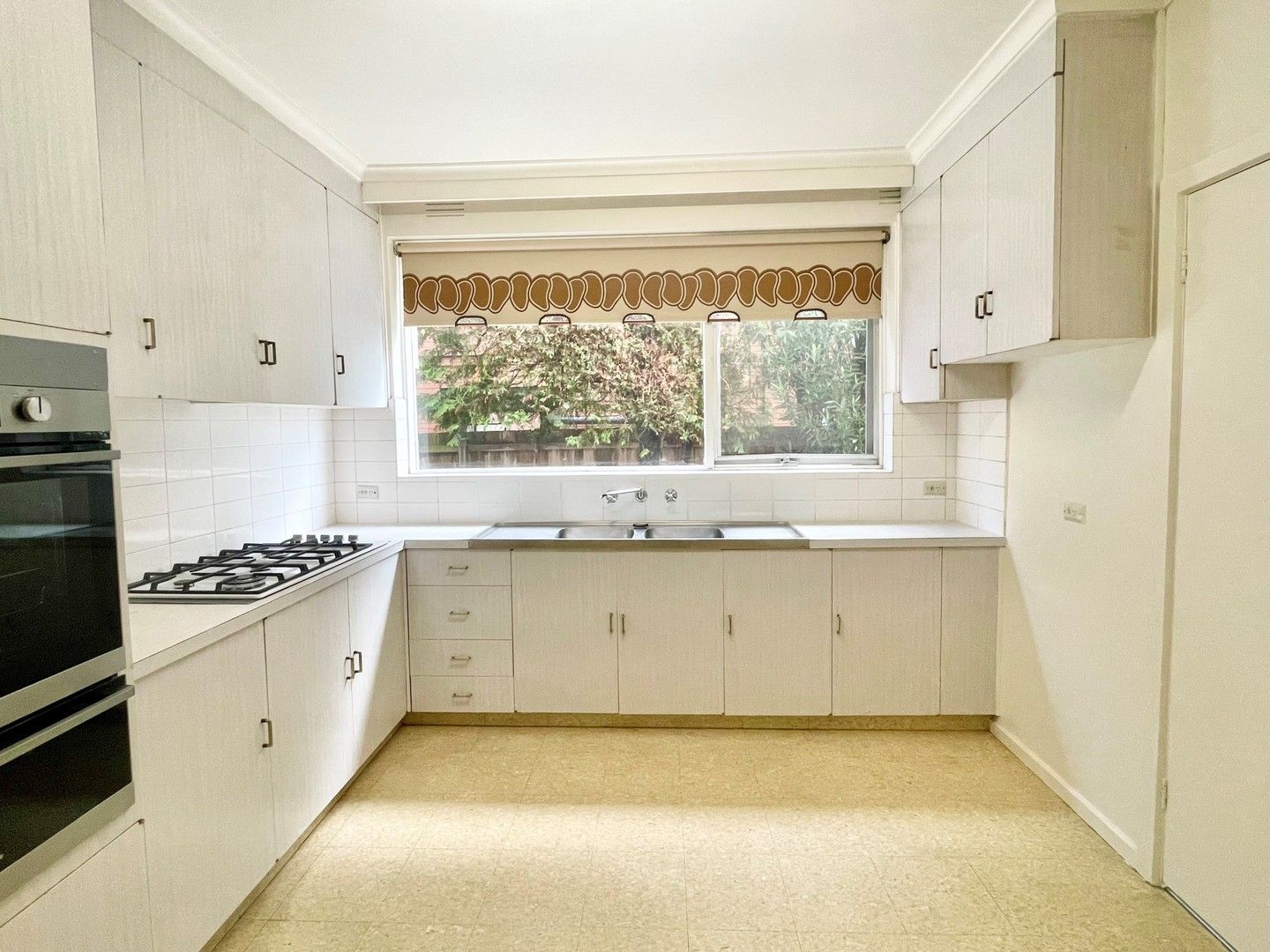 2 bedrooms Apartment / Unit / Flat in 1/191 Orrong Road CAULFIELD NORTH VIC, 3161