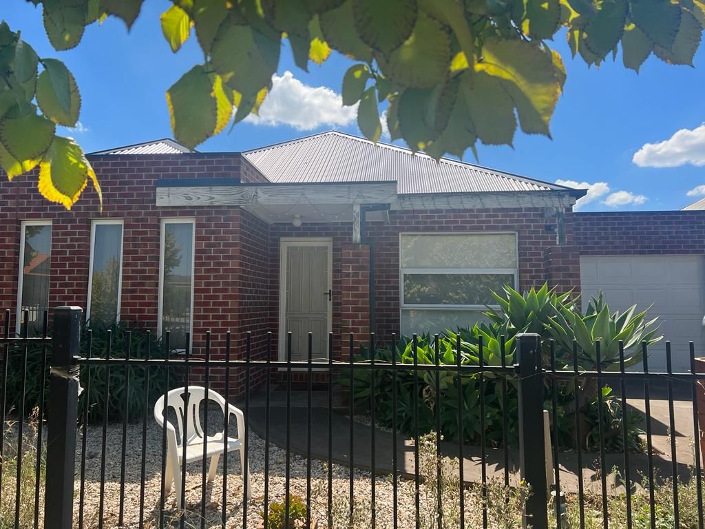 35 Lambertia Loop, Caroline Springs VIC 3023 House For Rent Domain