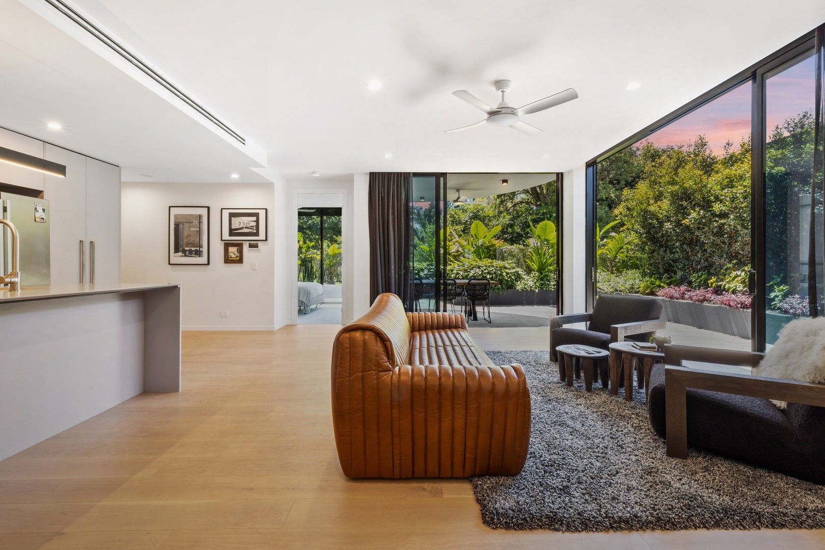 3 bedrooms Apartment / Unit / Flat in 1/20 Castlebar Street KANGAROO POINT QLD, 4169