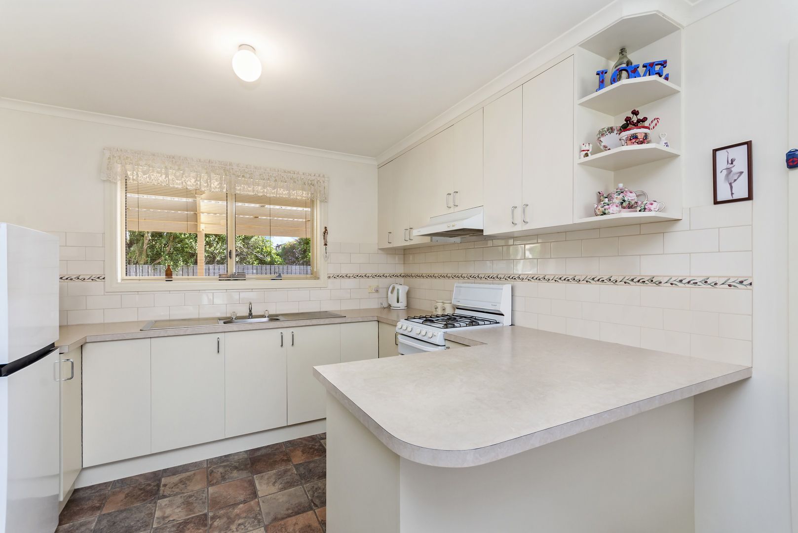 4 Vickers Drive, Warrnambool VIC 3280, Image 2